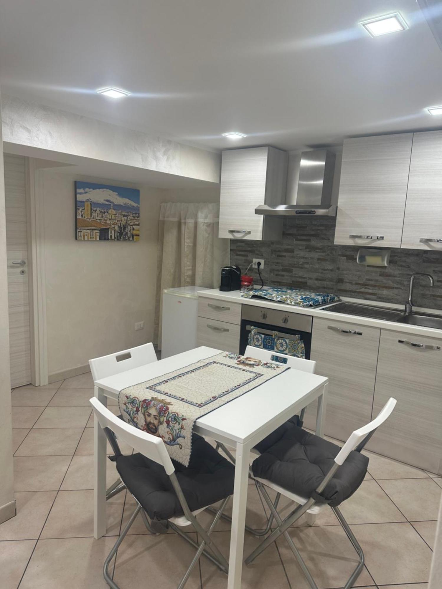 Lory House Apartment Katania Zewnętrze zdjęcie
